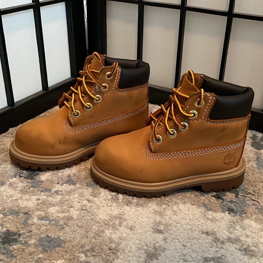 Timberland Kids' 6" Classic Boot Toddler/Little Kid Size 6.5